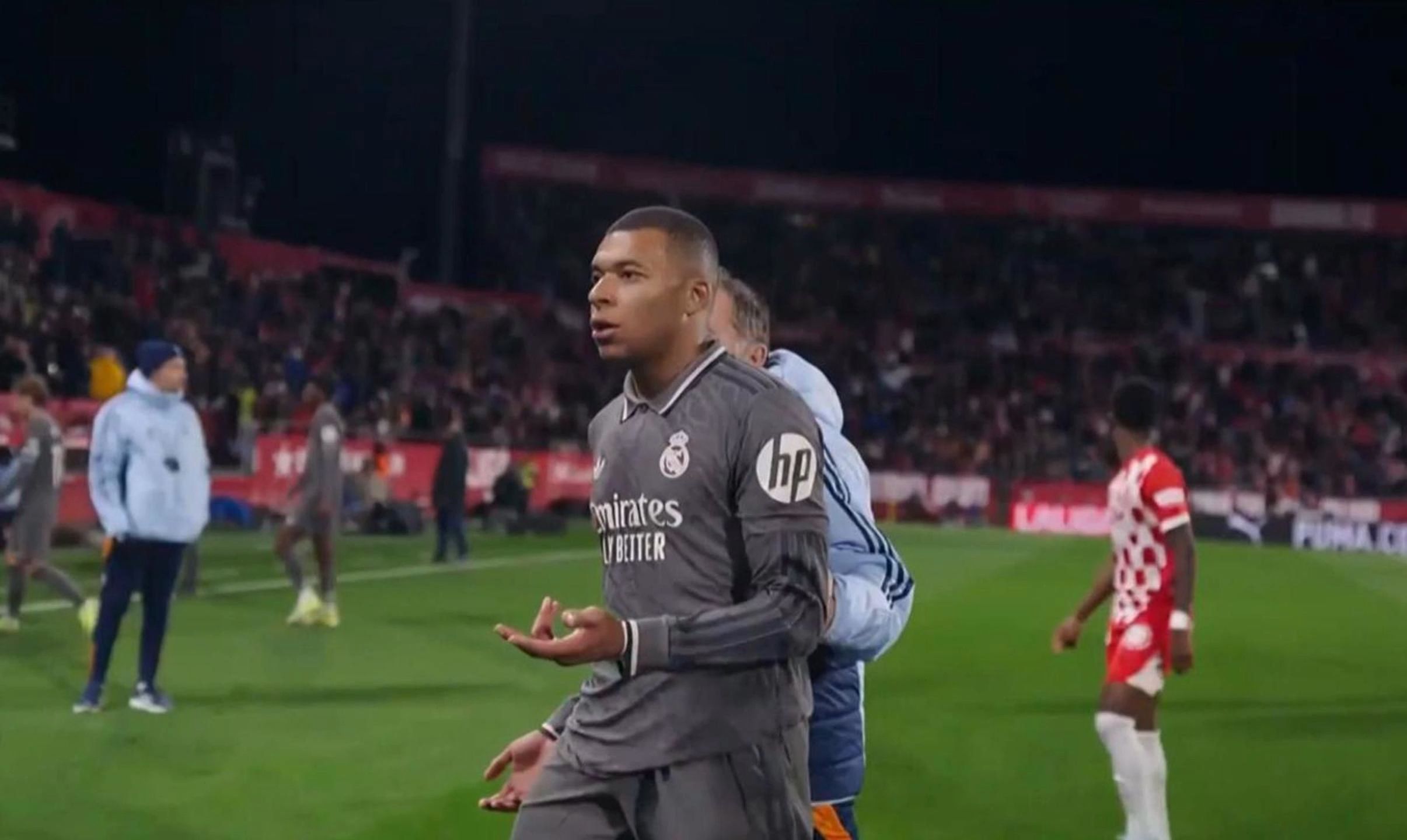 姆巴佩在TES比赛中晋级下一阶段，大比分获胜引发热议！九游平台登录入口